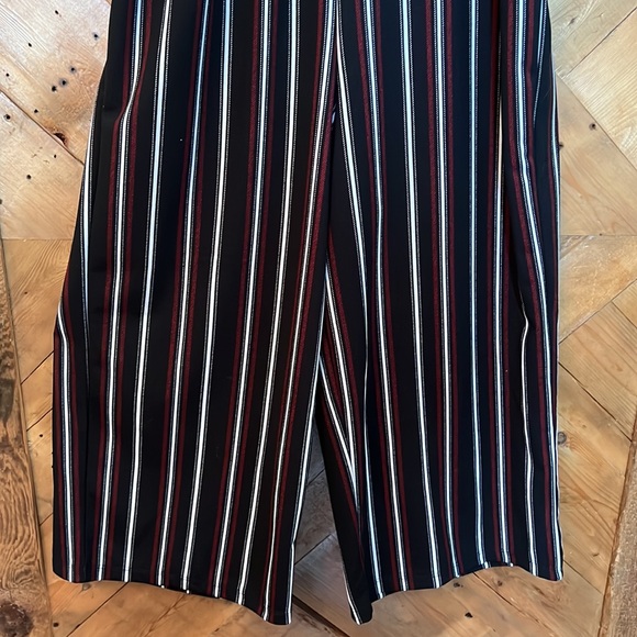 Cropped wide leg romper - Picture 2 of 3